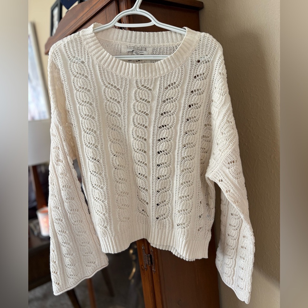 American Eagle Outfitters Cream Crouchet Oversized Cropped Sweater size Medium - Picture 3 of 8